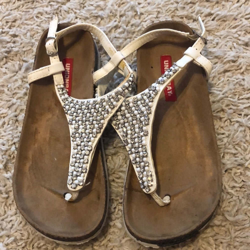 Union bay sandals worn two times